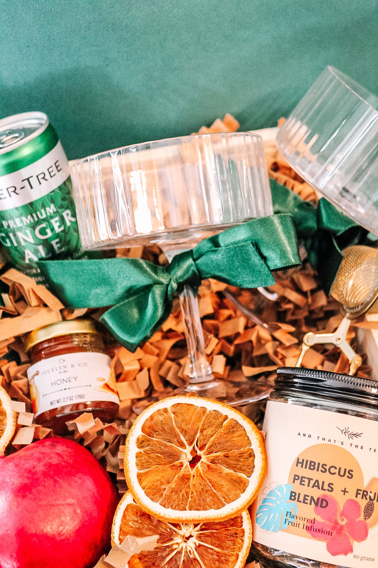 Sparkling Holiday Pomegranate + Hibiscus Mocktail Box