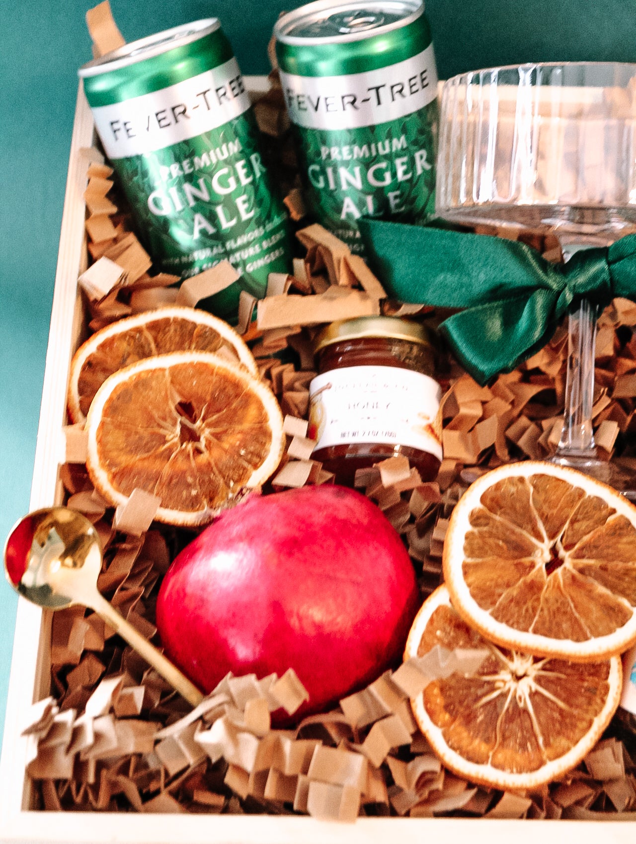 Sparkling Holiday Pomegranate + Hibiscus Mocktail Box